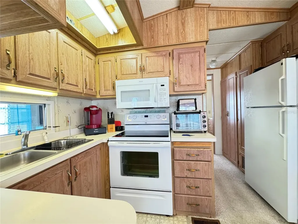 35114 Garber Lane Zephyrhills FL 33541