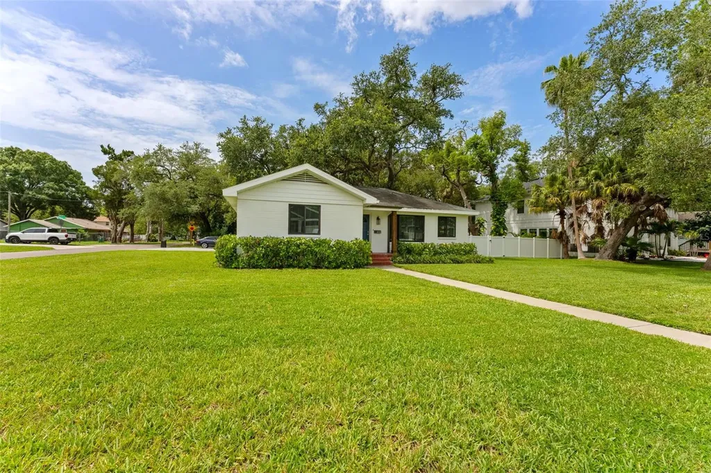 802 W Coral Street Tampa FL 33602