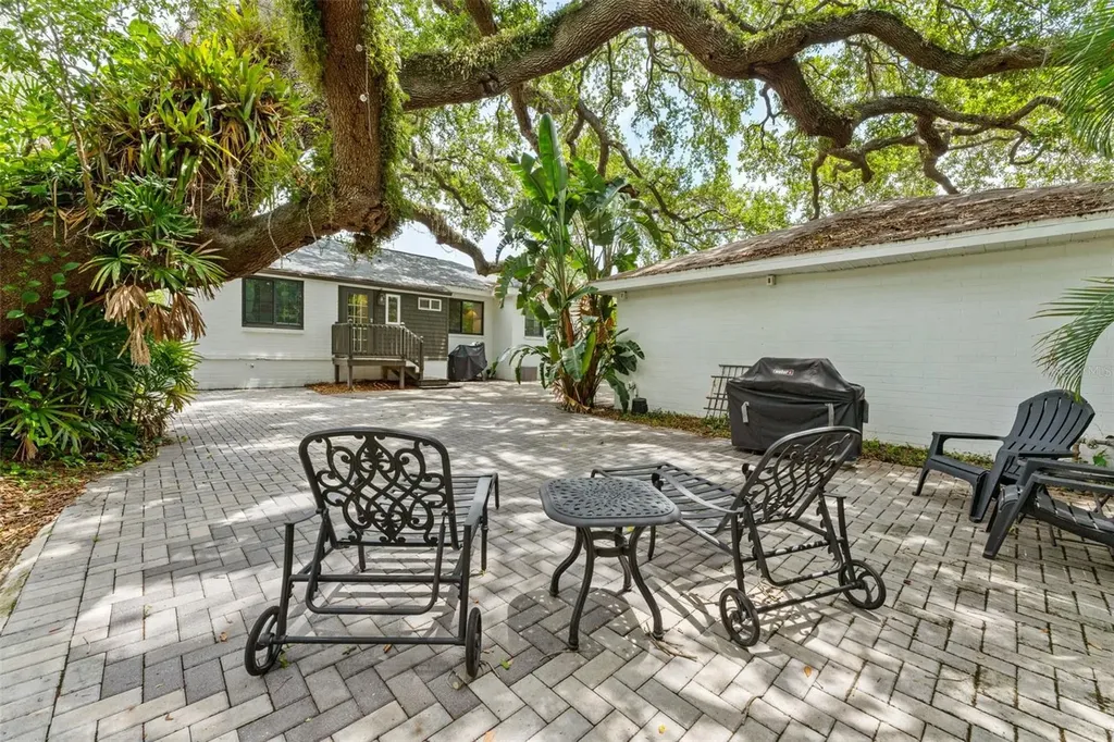 802 W Coral Street Tampa FL 33602