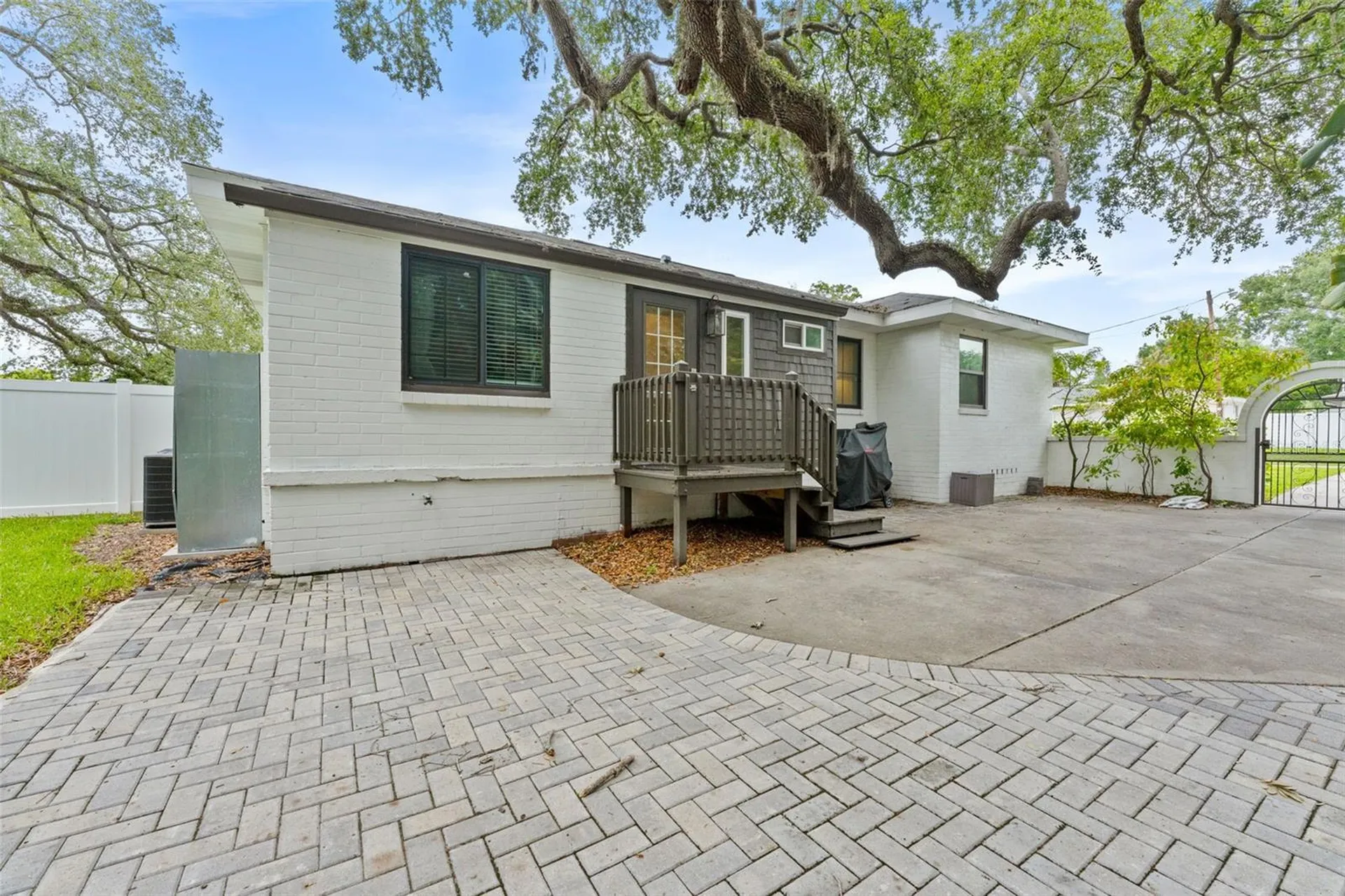 802 W Coral Street Tampa FL 33602