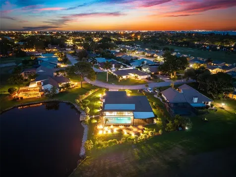 3615 Avenida Madera Bradenton FL 34210