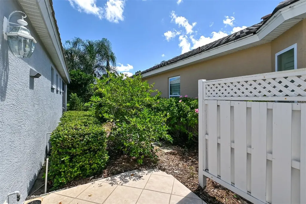 7131 Kensington Court University Park FL 34201