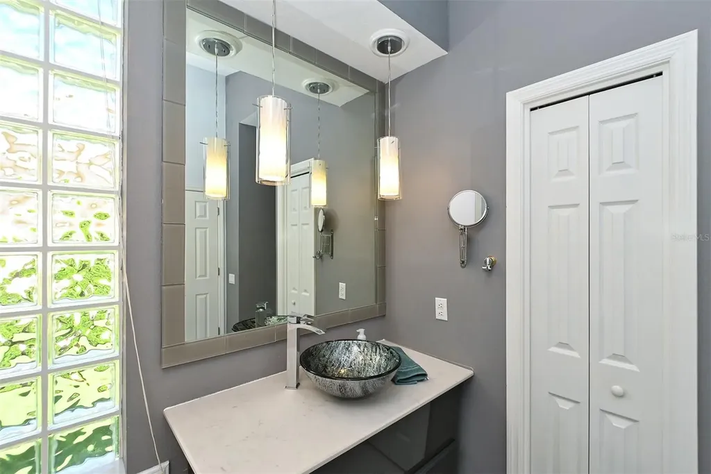 7131 Kensington Court University Park FL 34201