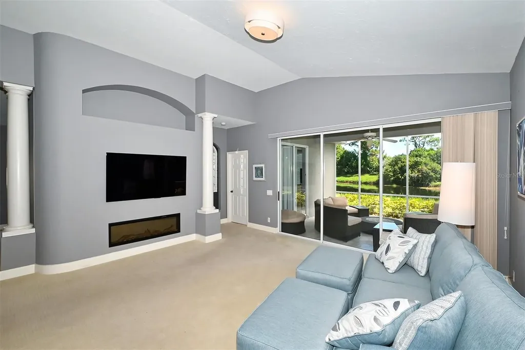 7131 Kensington Court University Park FL 34201
