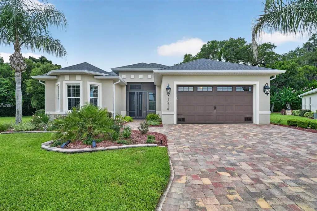 10216 Julia Isles Avenue Oxford FL 34484