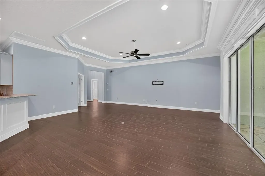 10216 Julia Isles Avenue Oxford FL 34484