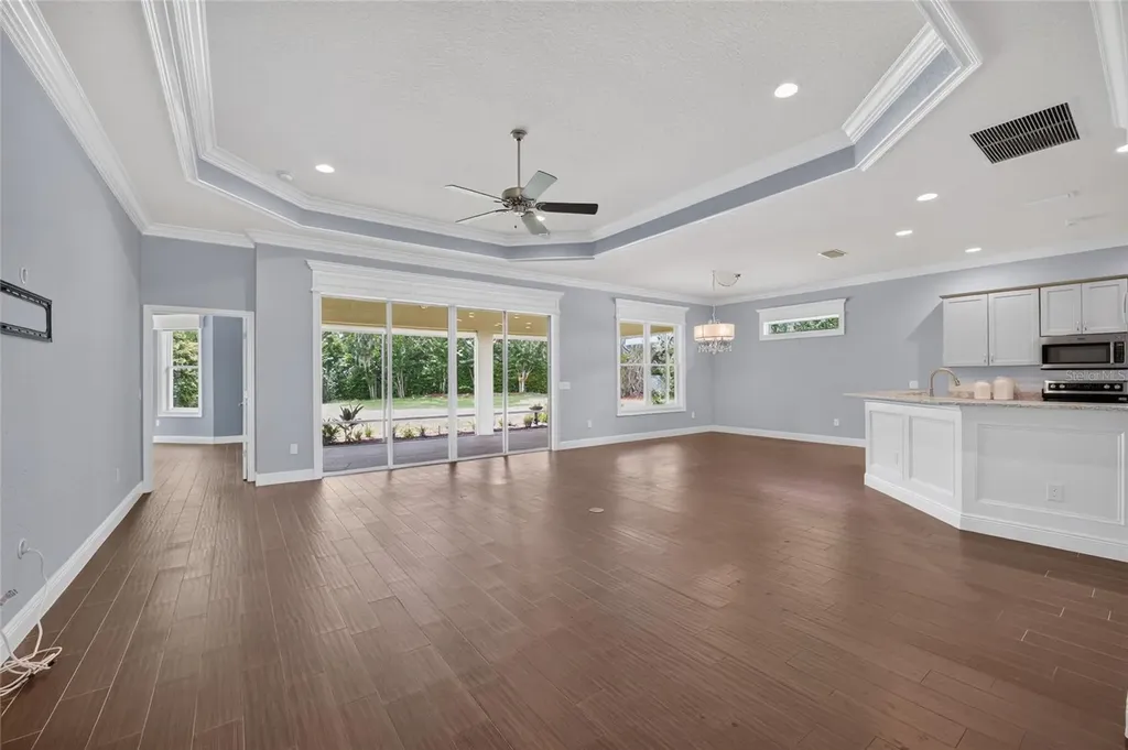 10216 Julia Isles Avenue Oxford FL 34484