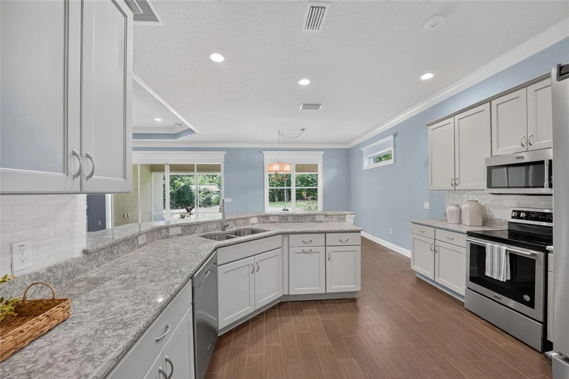10216 Julia Isles Avenue Oxford FL 34484