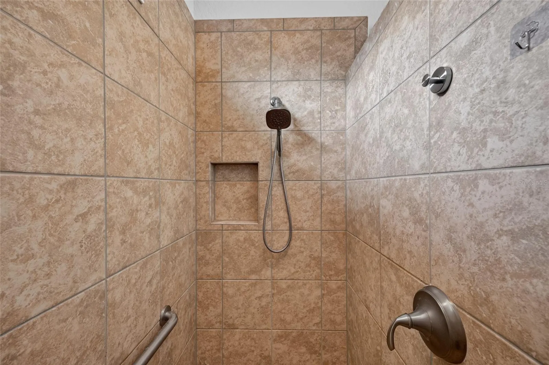 10216 Julia Isles Avenue Oxford FL 34484