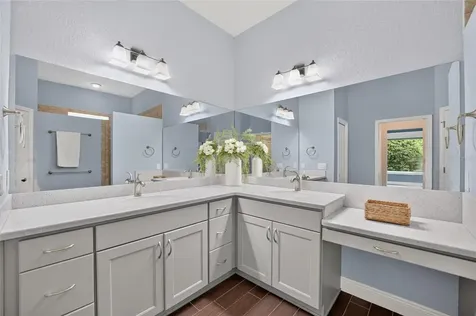 10216 Julia Isles Avenue Oxford FL 34484