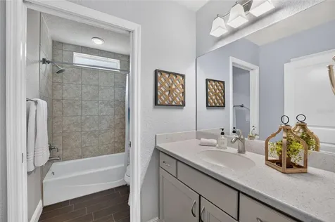 10216 Julia Isles Avenue Oxford FL 34484