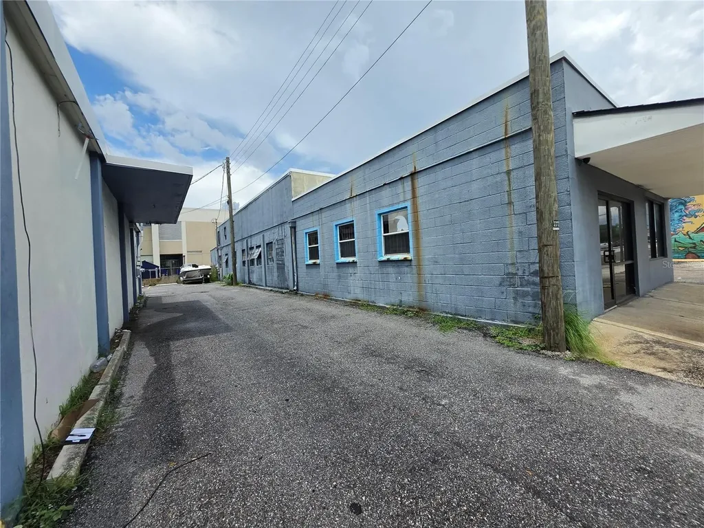 1942 E Hillsborough Avenue Tampa FL 33610