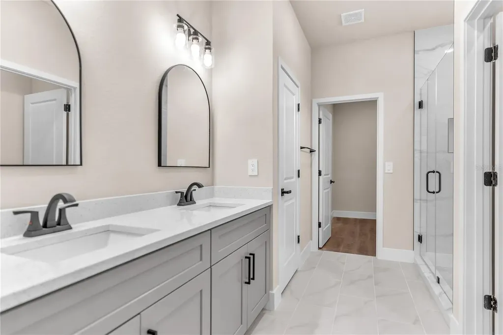 2203 W Lowry Avenue Plant City FL 33563