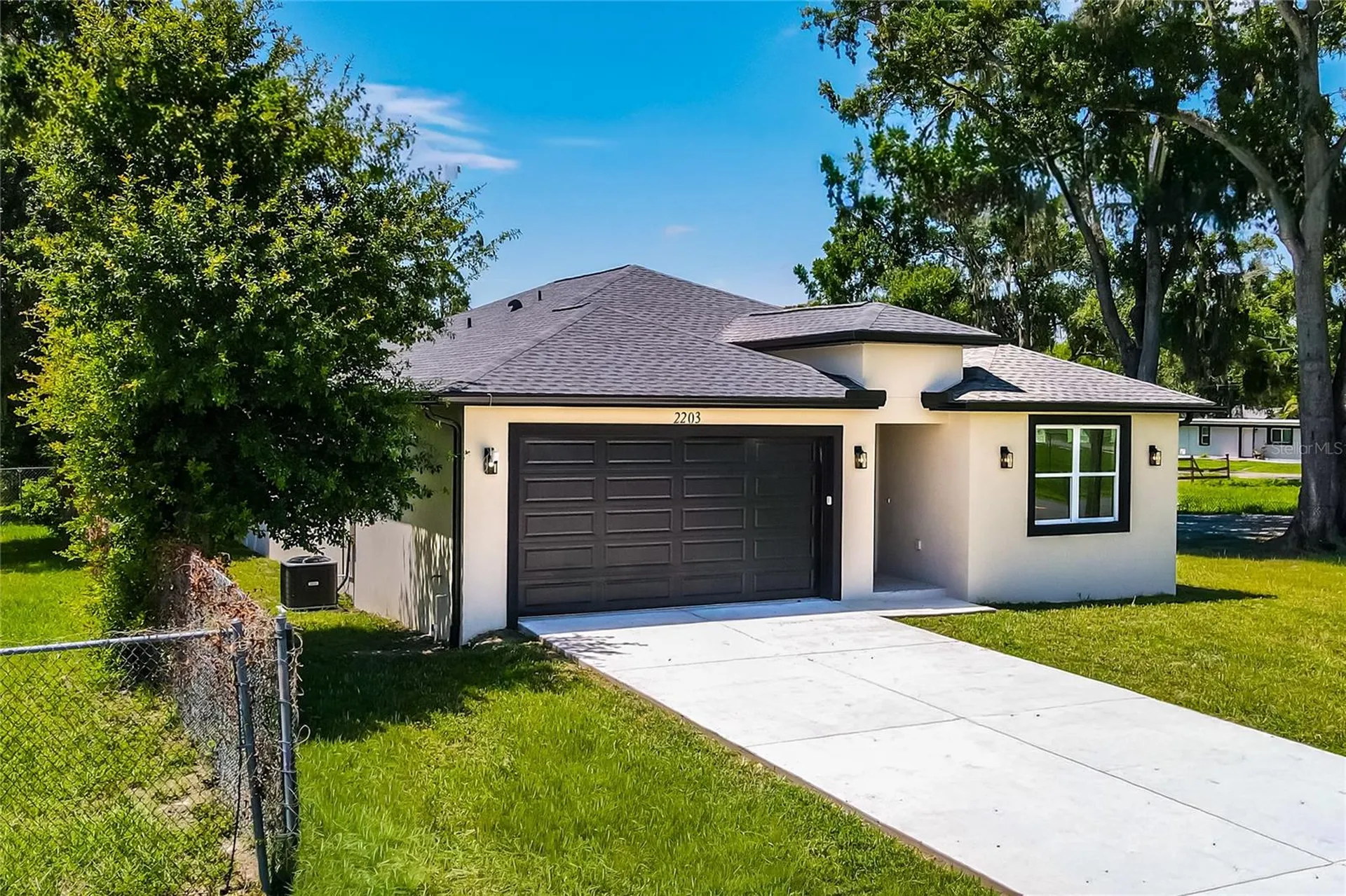 2203 W Lowry Avenue Plant City FL 33563