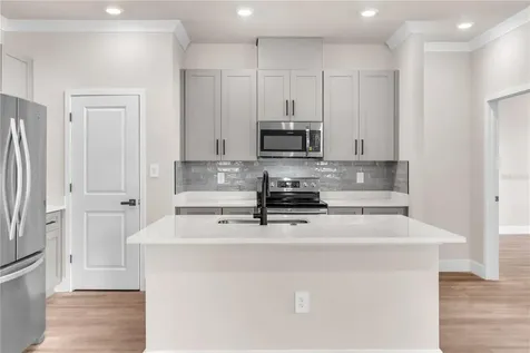 2203 W Lowry Avenue Plant City FL 33563