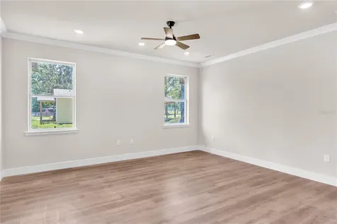 2203 W Lowry Avenue Plant City FL 33563