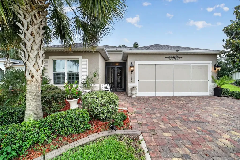 10212 Julia Isles Avenue Oxford FL 34484