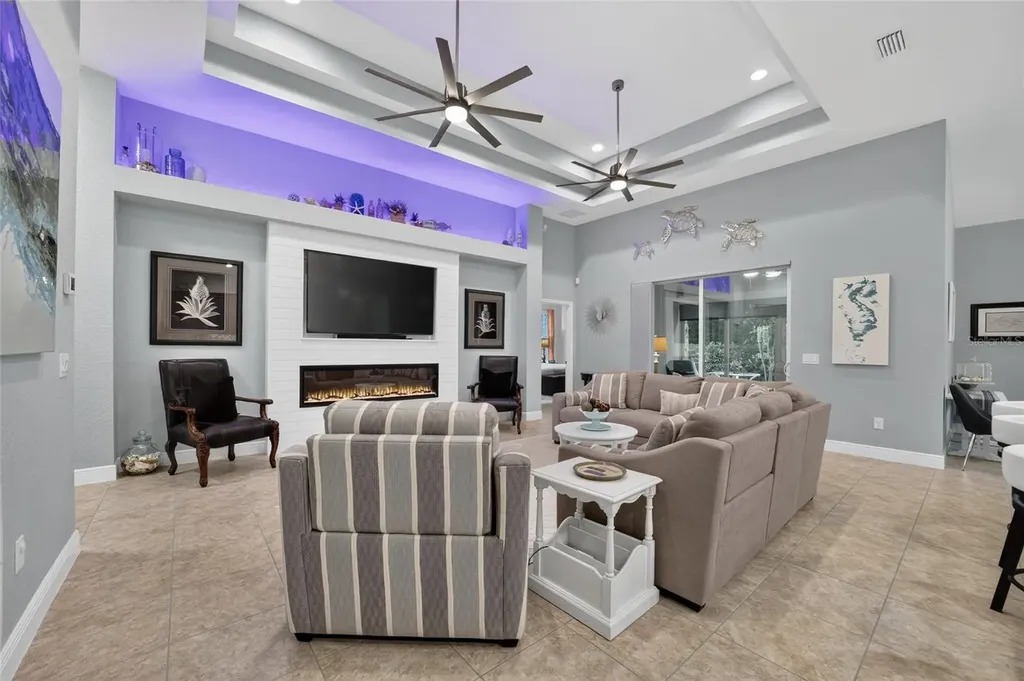 10212 Julia Isles Avenue Oxford FL 34484