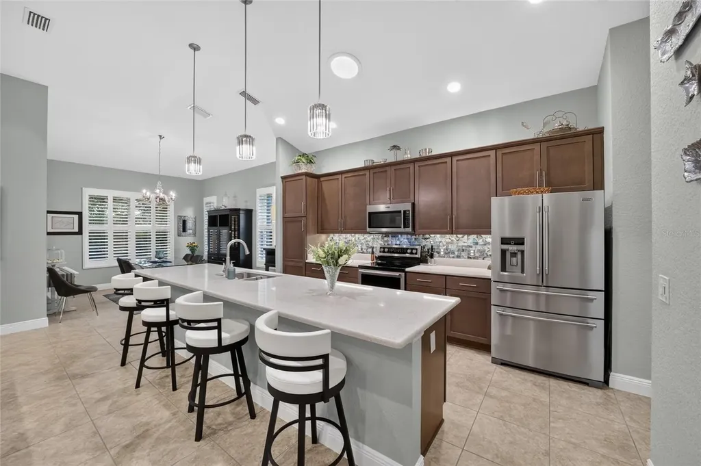 10212 Julia Isles Avenue Oxford FL 34484