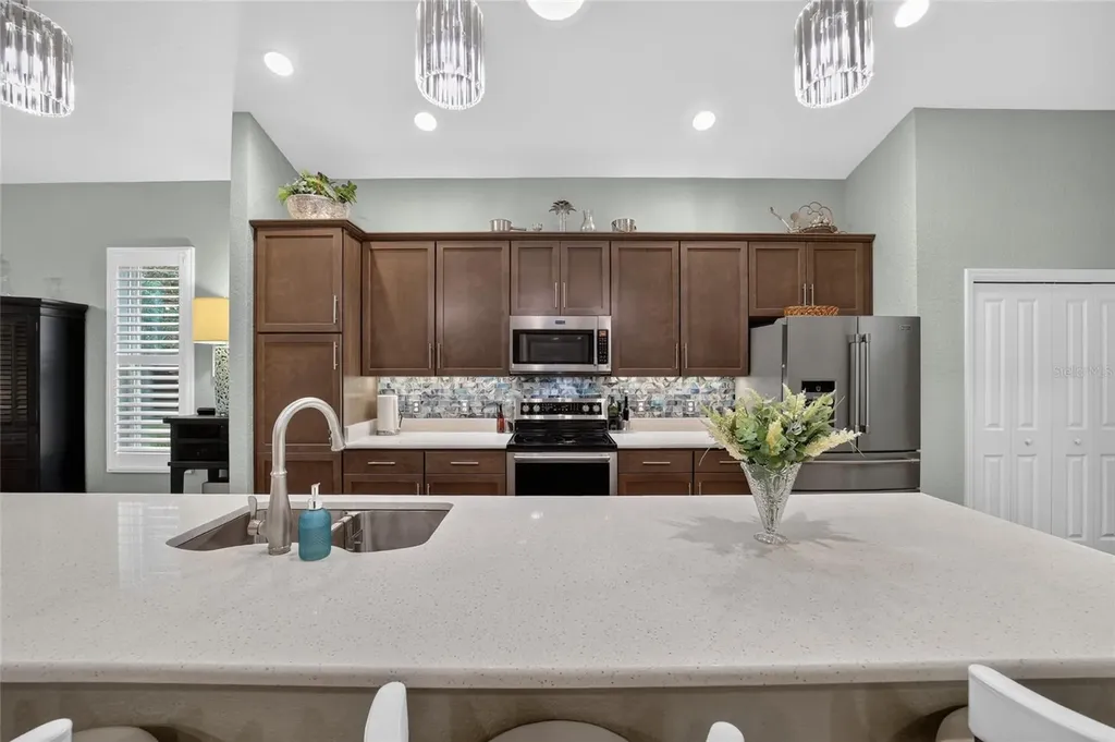 10212 Julia Isles Avenue Oxford FL 34484