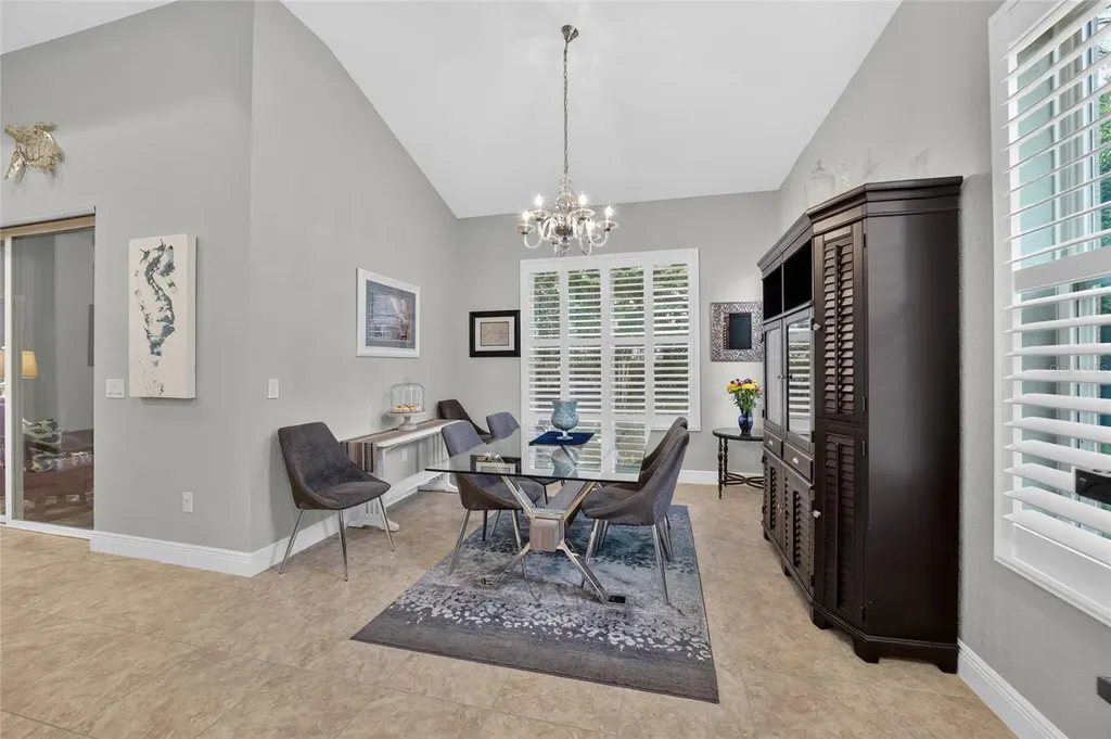 10212 Julia Isles Avenue Oxford FL 34484
