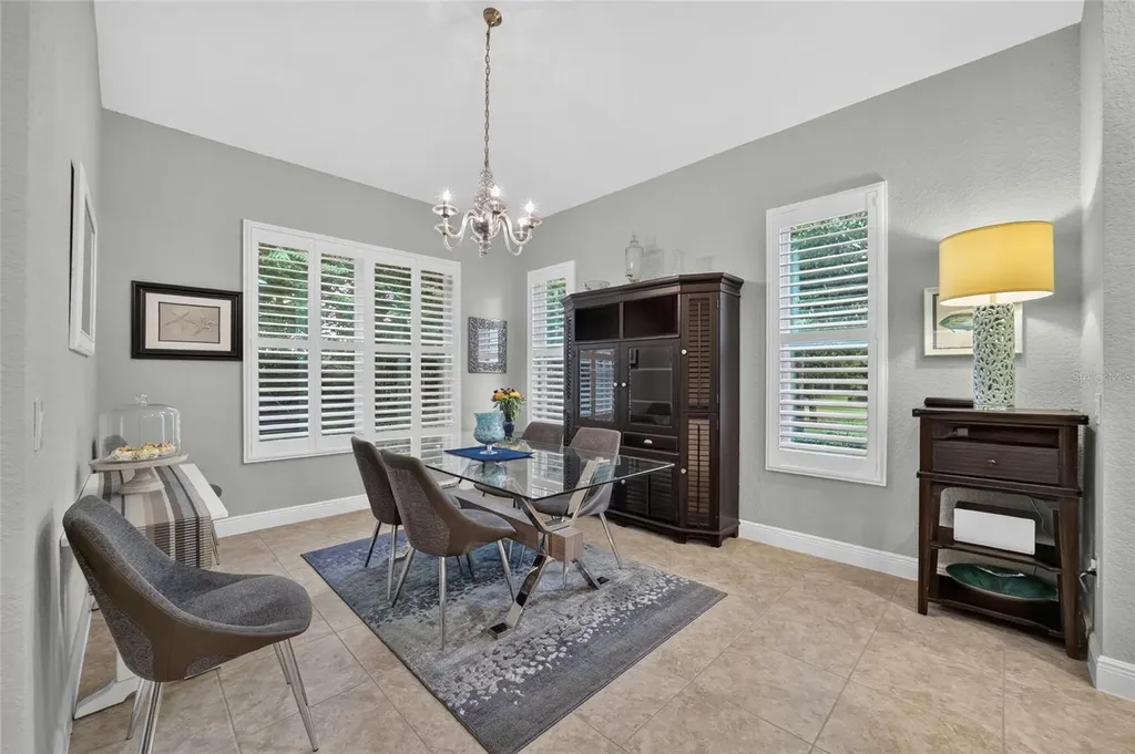 10212 Julia Isles Avenue Oxford FL 34484