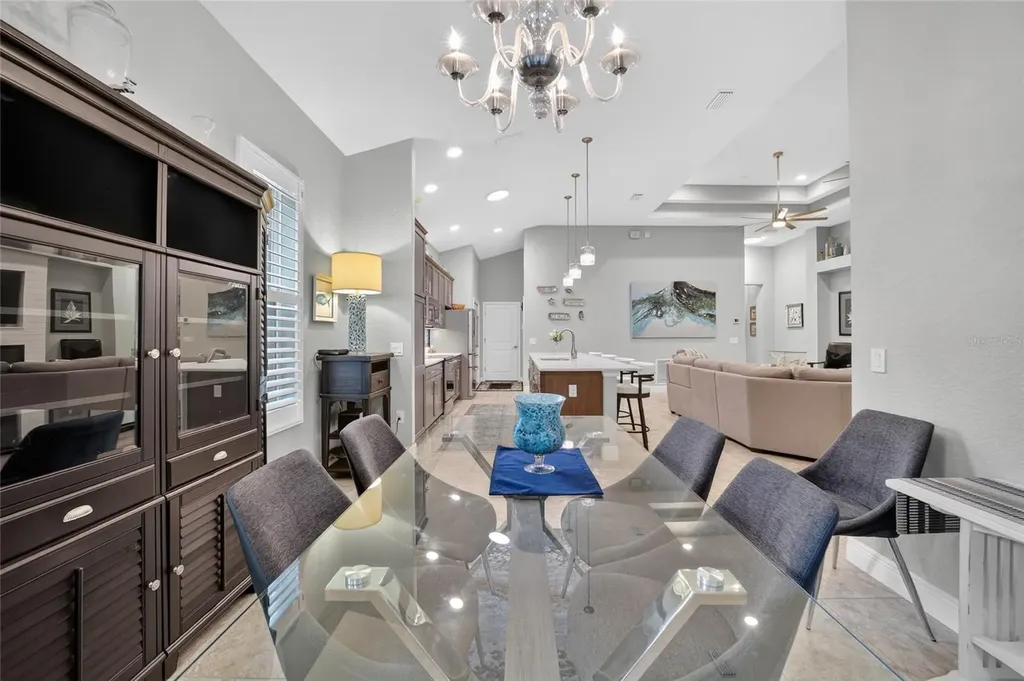 10212 Julia Isles Avenue Oxford FL 34484