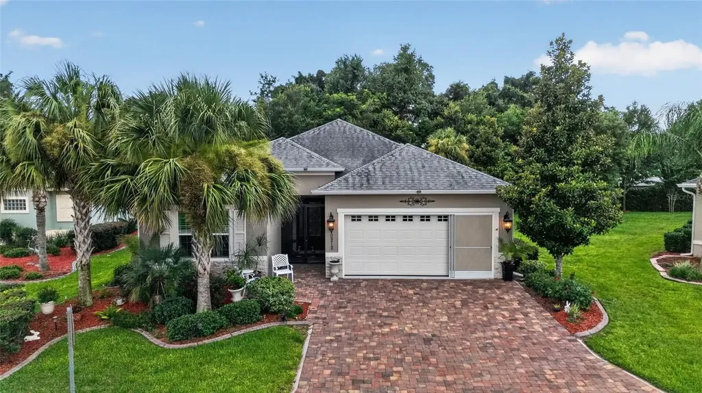 10212 Julia Isles Avenue Oxford FL 34484