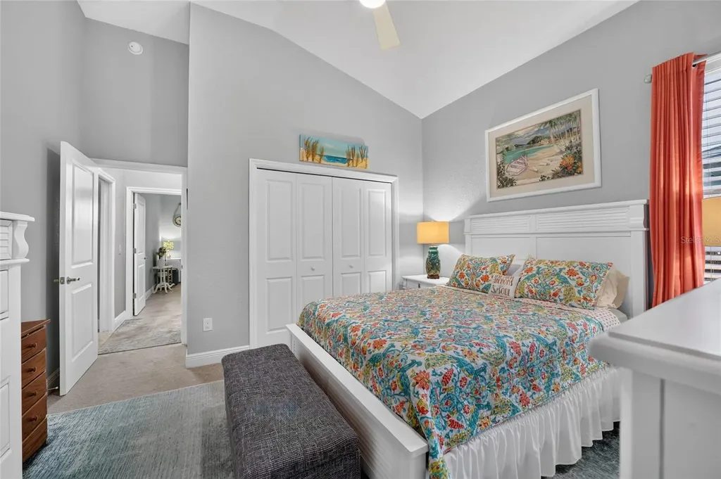 10212 Julia Isles Avenue Oxford FL 34484