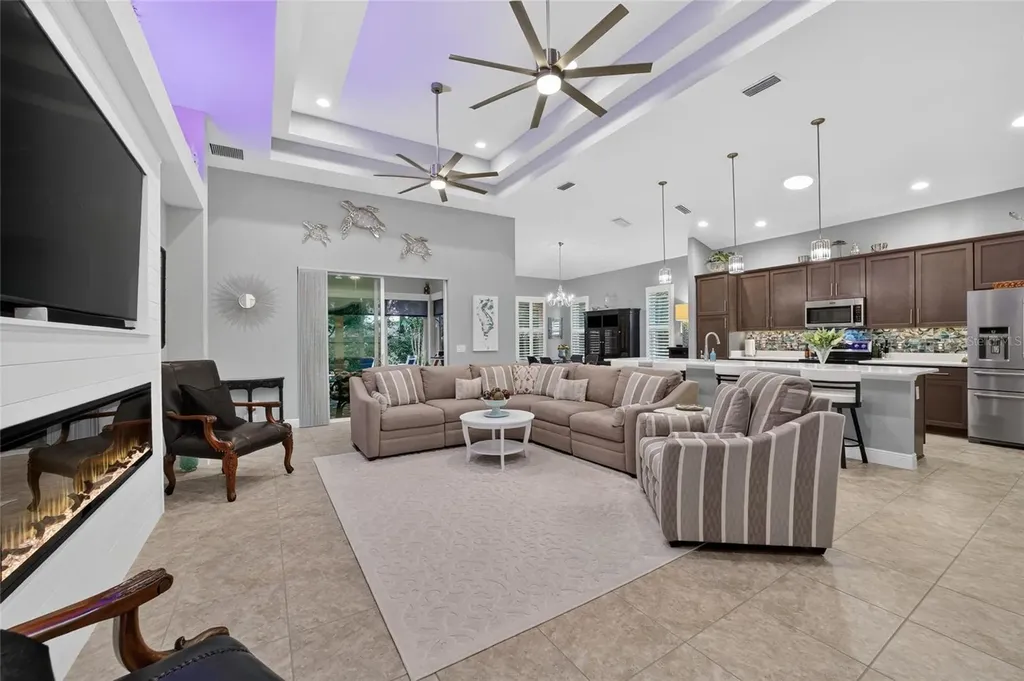 10212 Julia Isles Avenue Oxford FL 34484