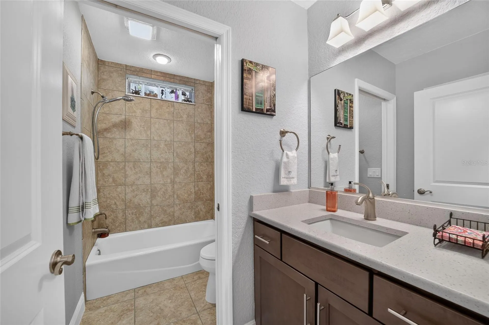 10212 Julia Isles Avenue Oxford FL 34484