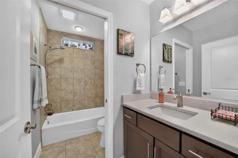 10212 Julia Isles Avenue Oxford FL 34484
