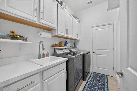10212 Julia Isles Avenue Oxford FL 34484