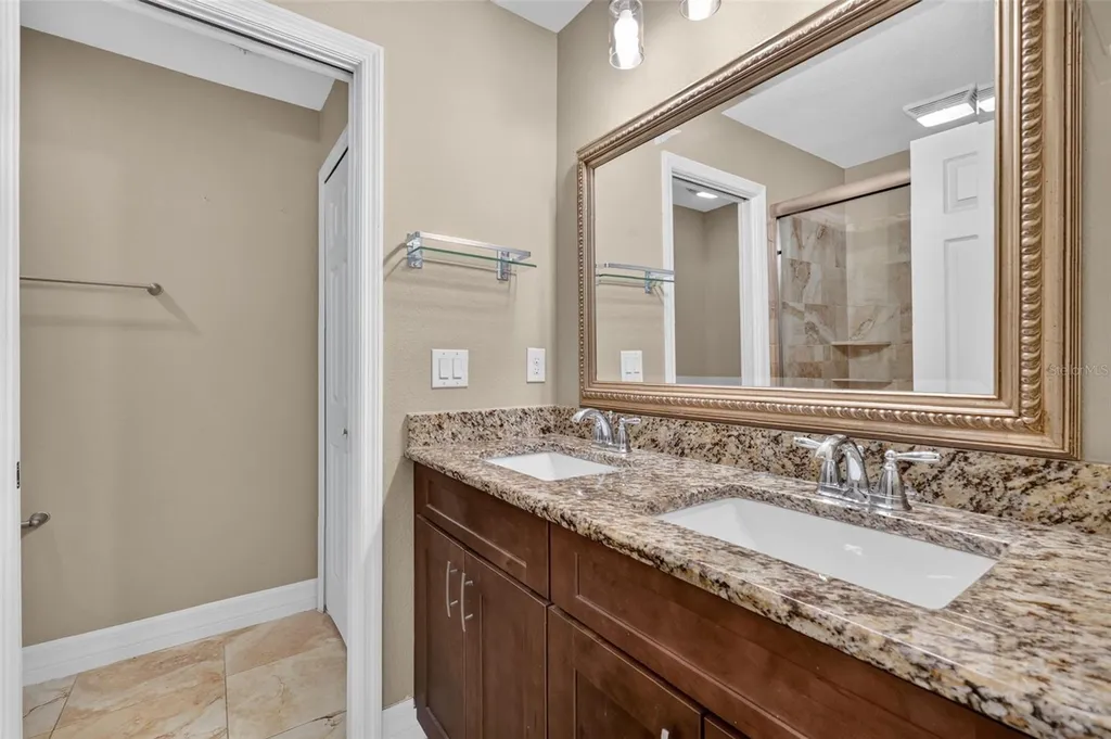 74 N Oak Avenue Umatilla FL 32784