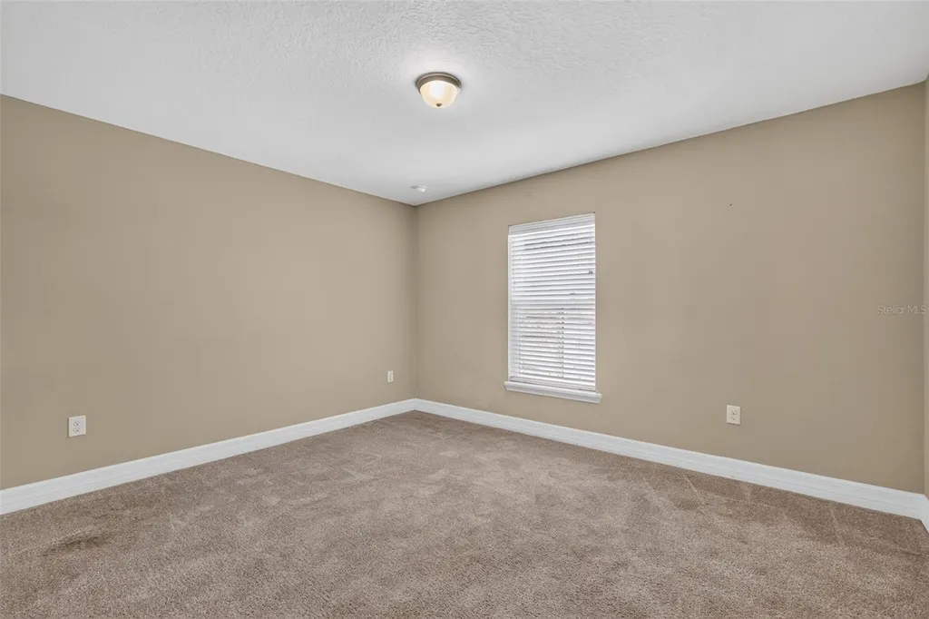 74 N Oak Avenue Umatilla FL 32784