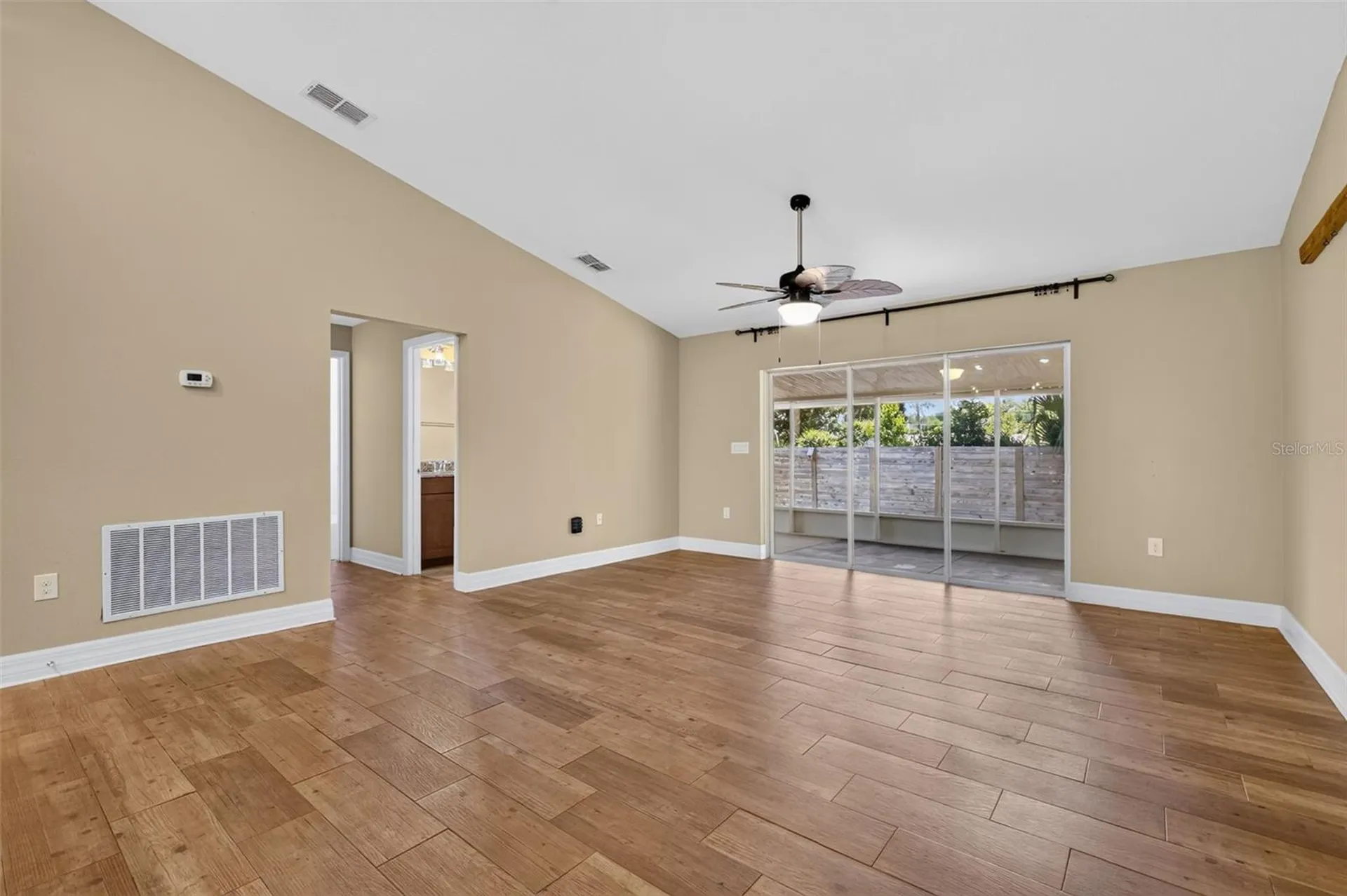 74 N Oak Avenue Umatilla FL 32784