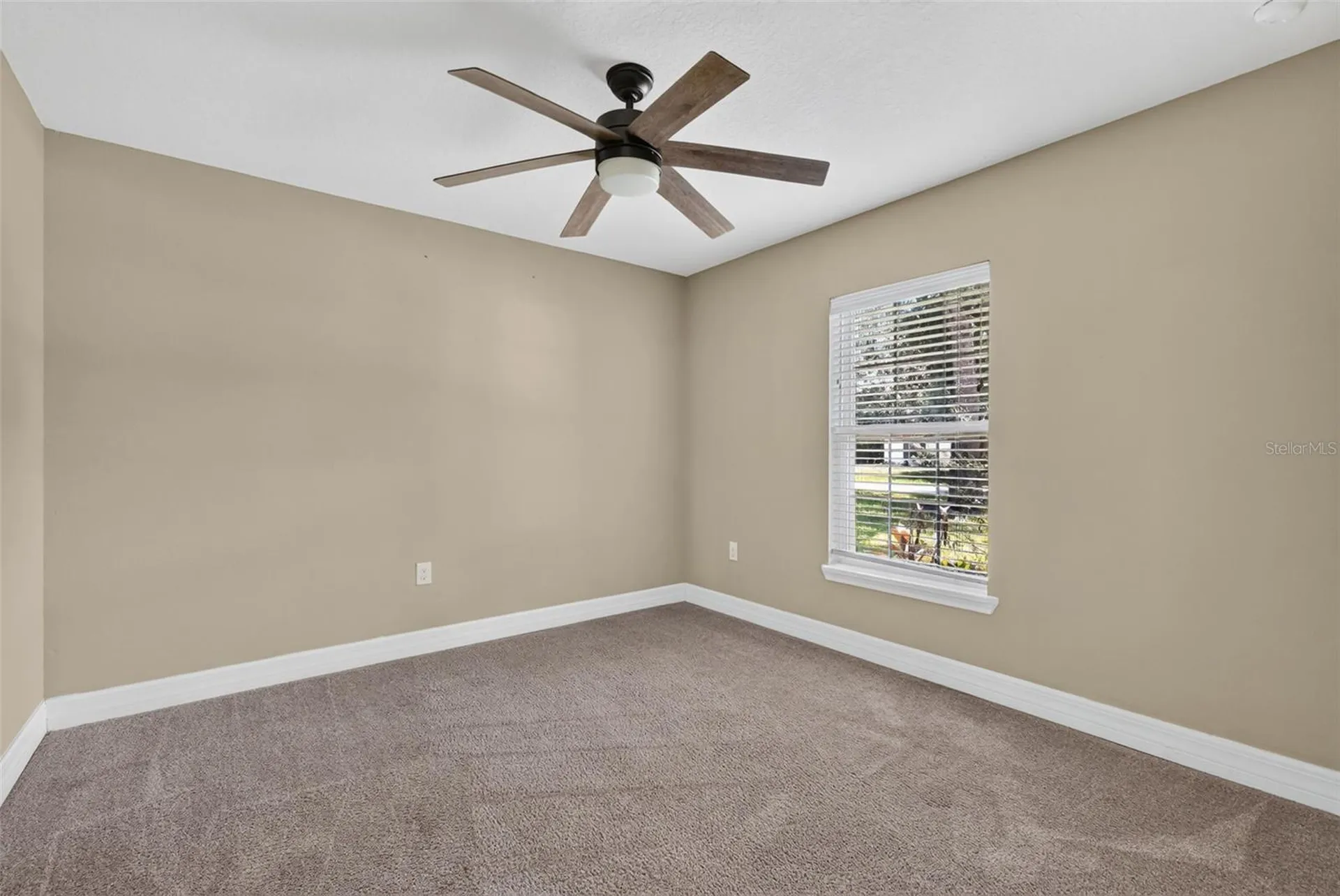 74 N Oak Avenue Umatilla FL 32784