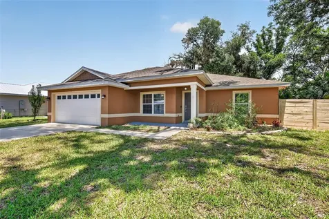 74 N Oak Avenue Umatilla FL 32784