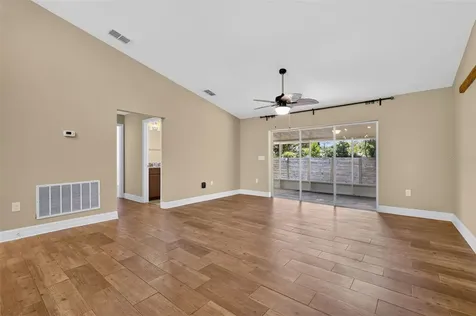 74 N Oak Avenue Umatilla FL 32784