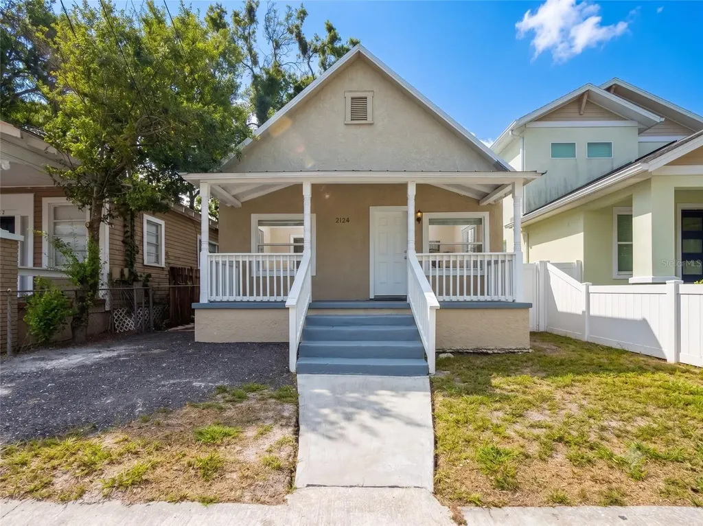 2124 W Chestnut Street Tampa FL 33607