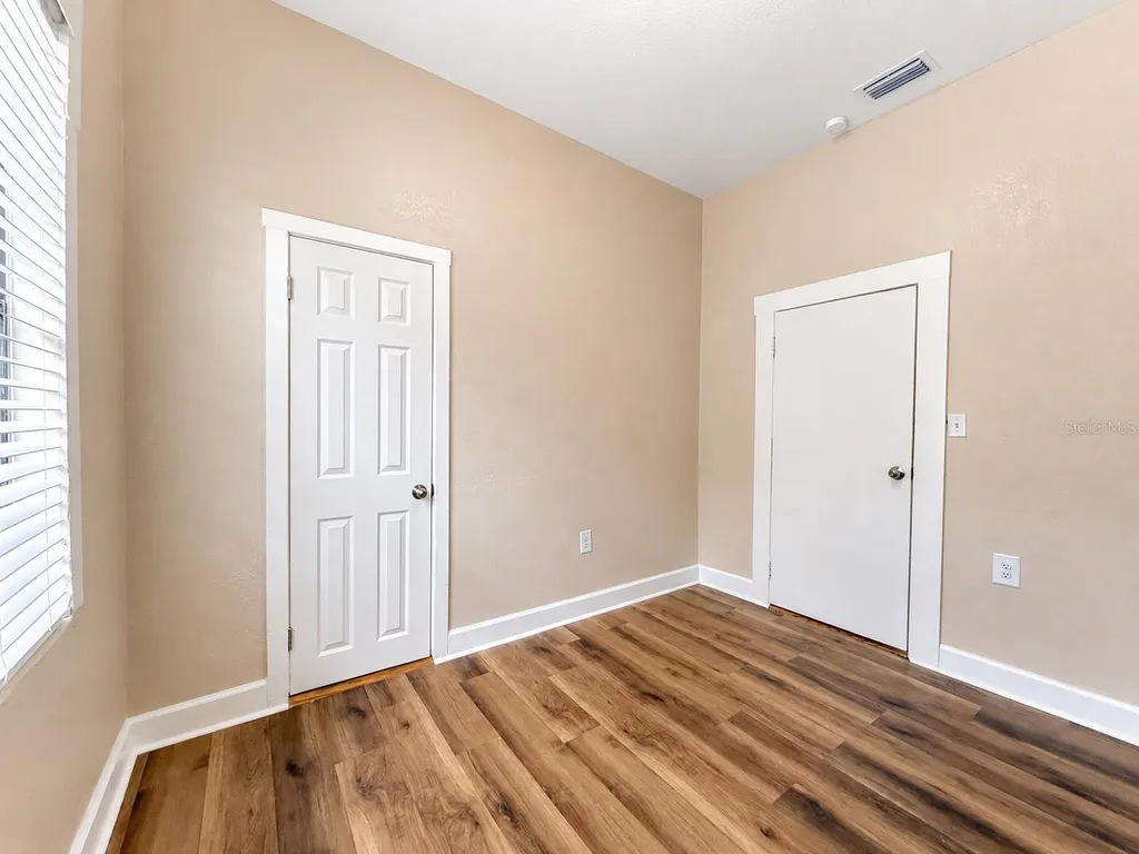 2124 W Chestnut Street Tampa FL 33607