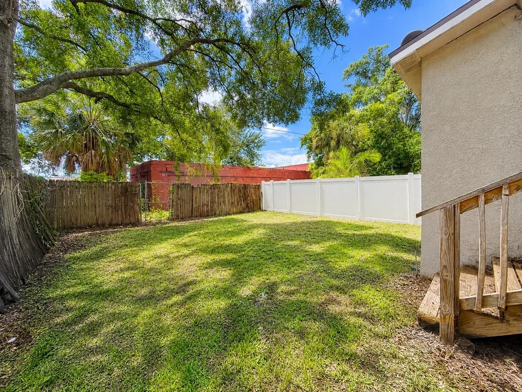 2124 W Chestnut Street Tampa FL 33607