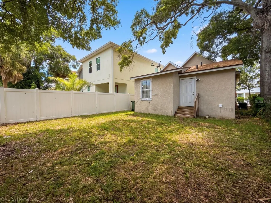 2124 W Chestnut Street Tampa FL 33607