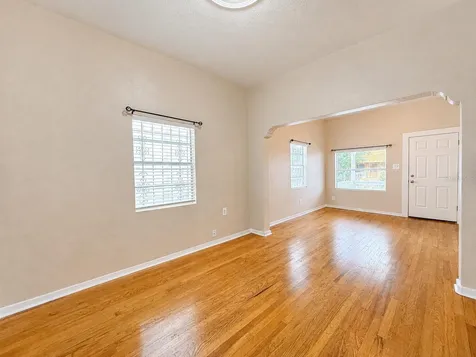 2124 W Chestnut Street Tampa FL 33607