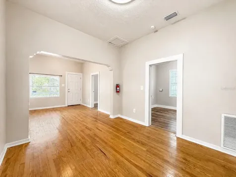 2124 W Chestnut Street Tampa FL 33607