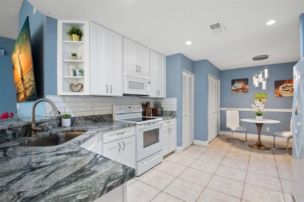 713 Manchester Woods Drive Sun City Center FL 33573