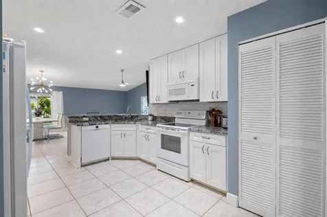 713 Manchester Woods Drive Sun City Center FL 33573