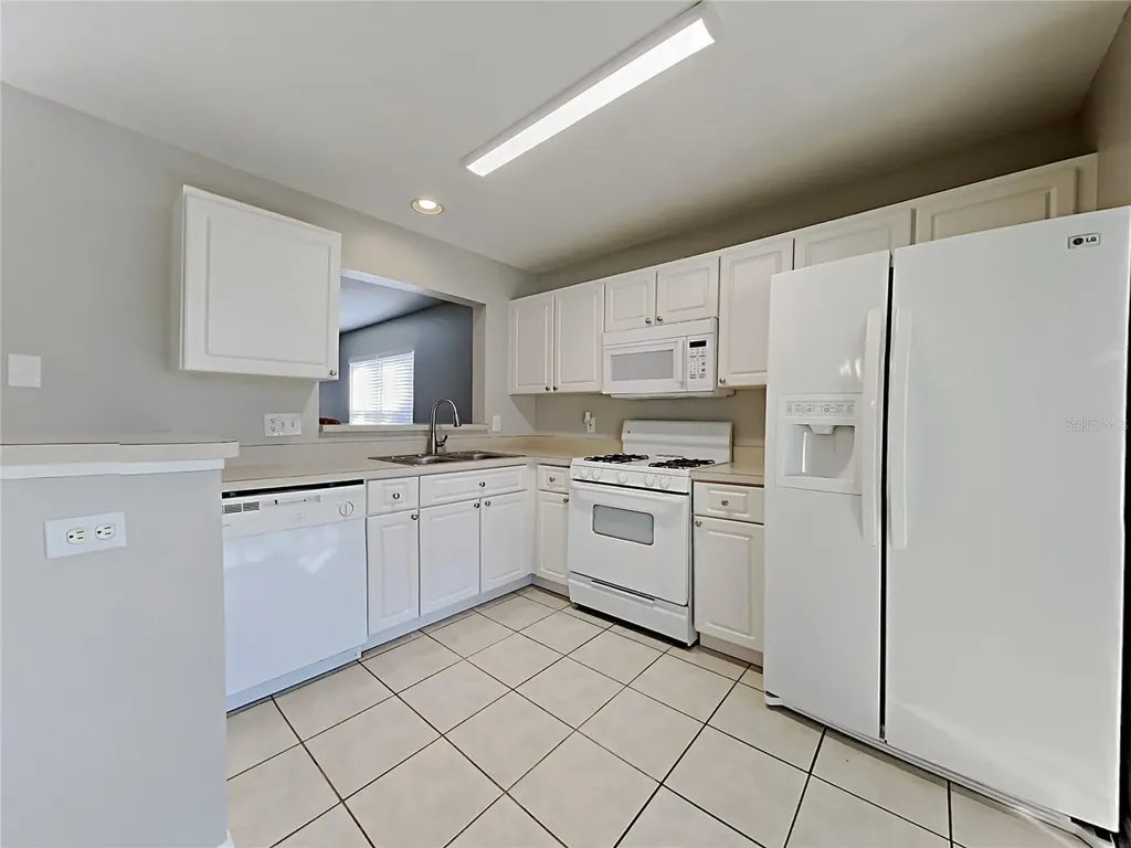 404 Summer Sails Drive Valrico FL 33594