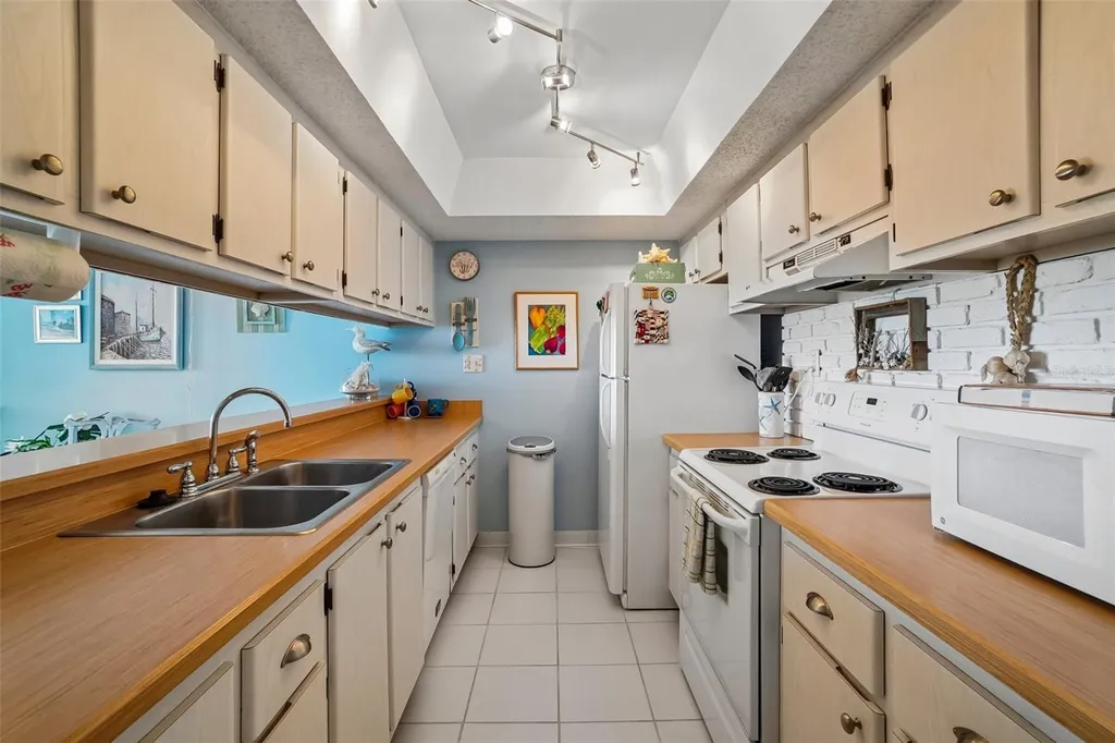 450 S Gulfview Boulevard Clearwater Beach FL 33767