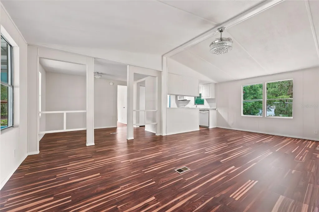 187 SW Peach Glen High Springs FL 32643